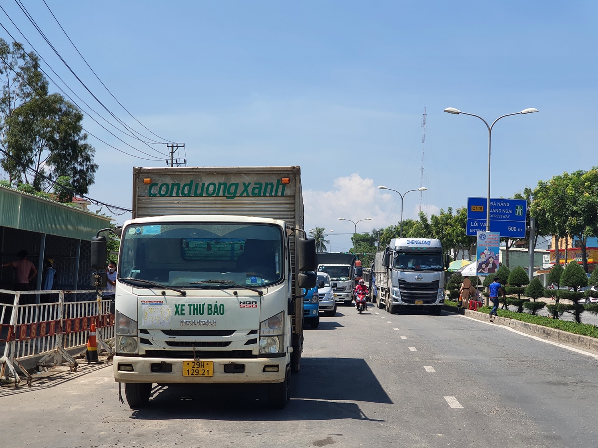 Xe tải ra vào thành phố Đà Nẵng: “Trên nói một đường, dưới làm một nẻo”